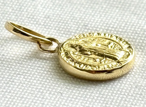18k solid yellow gold Saint Benedict medal pendant Handmade - Picture 2 of 7