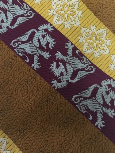 VTG Sears Men Store Gold Bronze Purple Royal Coat of Arms Lions Crest Floral Tie - Picture 2 of 3