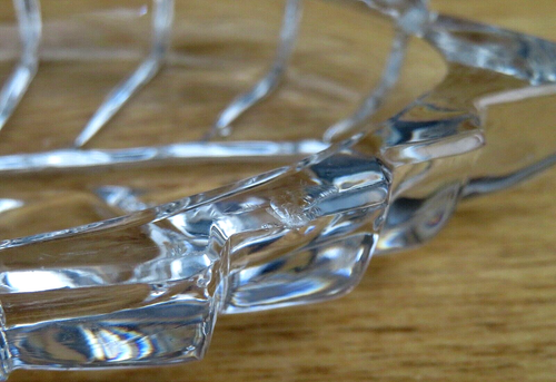 Awesome Vintage Cut CRYSTAL GLASS Leaf Ring Catch Small 4¼"L x ¾"D x 2½"W VGC - Picture 7 of 8