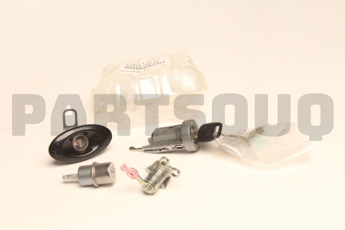 ららと GENUINE MASERATI 2017-2019 GranTurismo Passenger Side Outer