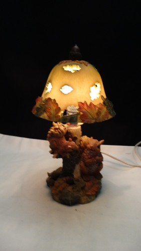 Squirrel accent table lamp-resin 12in tall - Picture 10 of 10