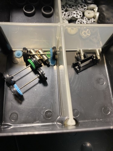 Zip Zaps Micro RC 8 Shells w/Fast & Furious w/Case & Extra Parts Remote(No-Work) - Picture 16 of 18