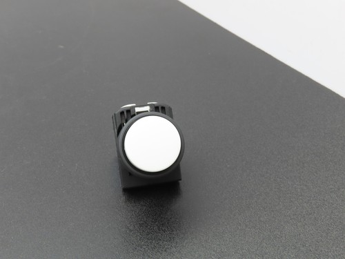 Fuji Electric Pushbutton White Momentary 22mm 250V 6A Lot of 6 - Picture 4 of 9