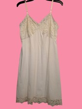 VANITY FAIR Vintage White Lace Slip Dress Peignoir Bridal Floral Hem