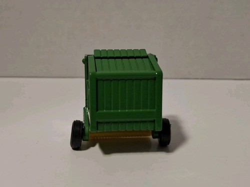 ERTL John Deere Round Baler 2076D Diecast 1:64 Scale w/ Bale – Made in Korea - Picture 9 of 10