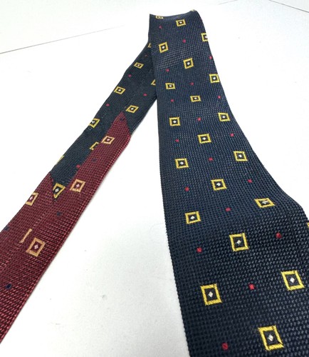 EUC Vintage Tommy Hilfiger Crest Red/Blue/ Gold Diamond Silk Tie - Picture 5 of 7