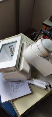 Steinel Halogen Außenleuchte mit Bewegungsmelder