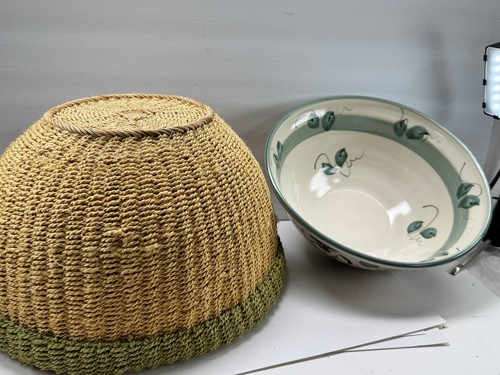 Iris Bowl pottery handmade 11X5" in straw basket green border floral signed - Picture 5 of 11