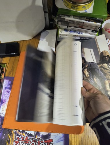 Assassin's Creed Unity The Complete Official Guide Book W/map - Bild 9 von 9