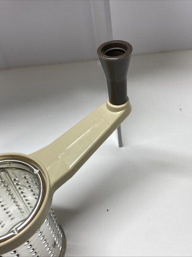 Vintage Original Reibe aus Mouli Metallreibe mit Kunststoffgriff Made in USA - Bild 8 von 11