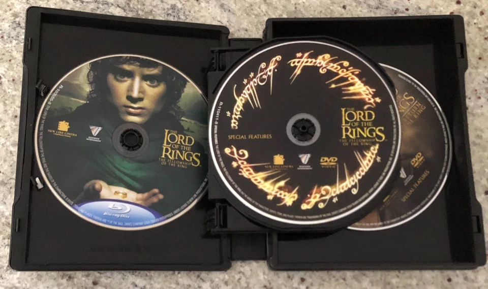 LORD OF THE RINGS TRILOGY -6 DISC BLU-RAY & DVD BOX SET 2010- IN STEEL BOOK CASE - Image 3 of 4
