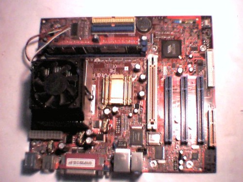 Biostar M7VIG Pro-D Motherboard SocketA Socket462 Athlon XP 1250 250MB  - Picture 2 of 5