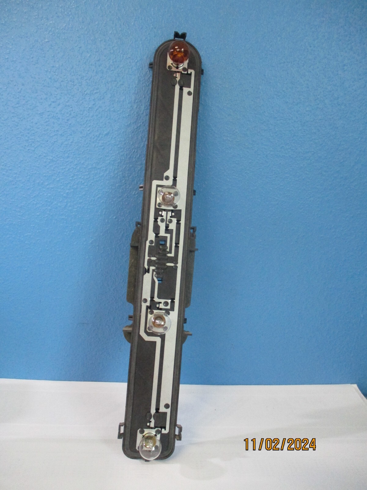 Picture 2 of 8