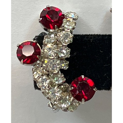 Faux Diamond Ruby Earrings Rhinestone Silver Tone 1 Inch Clip on Prong Set Vtg - Picture 3 of 6