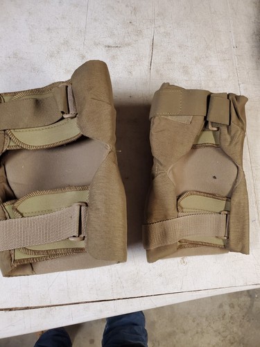 USGI Military Knee Pads COYOTE BROWN / BLACK USMC LARGE (Cb26) - Picture 2 of 2