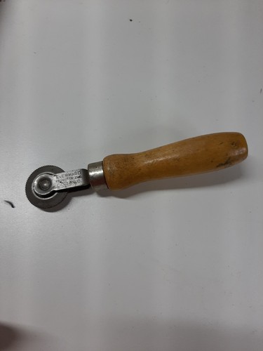 Vintage Everhard Roller Rimmer Lederbearbeitungswerkzeug. Made in USA 7-1/4"" lang - Bild 3 von 3