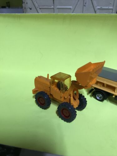 Wiking HO 1:87 Unimog Flat Bed Truck W/plow 2-3/4” Long Mint Condition Plus Two - Picture 2 of 12
