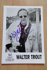 Walter Trout signed 5x7 inch press-photo autograph Walter Trout signed 5x7 inch press-photo autograph