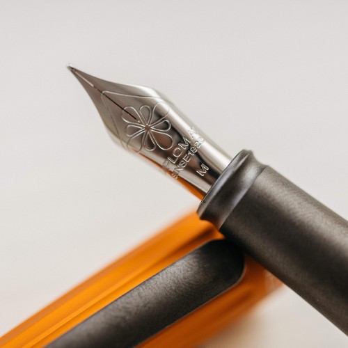 Diplomat Aero Fountain Pen - Orange - Picture 4 of 8