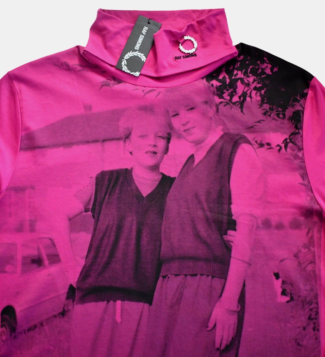 New RAF SIMONS x FRED PERRY Pop Pink ARCHIVAL PHOTO Print ROLLNECK
