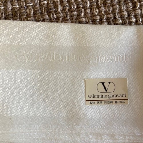 Valentino Garavani scarve/handkerchief  white NEW - Picture 2 of 7
