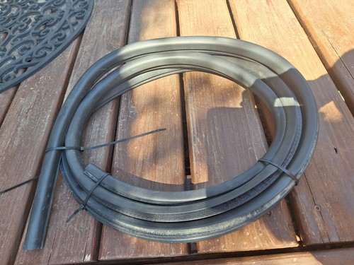 2004 Jeep Liberty Sport 3.7 L Engine OEM Parts: Front Left Hand Door Seal - Picture 3 of 4