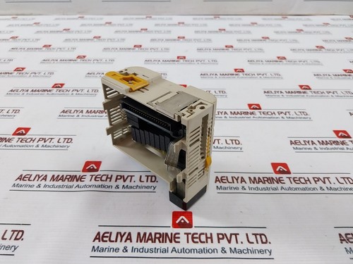 OMRON CQM1-OC222 PLC Output Unit 250V AC 24V DC 2A - Picture 4 of 15