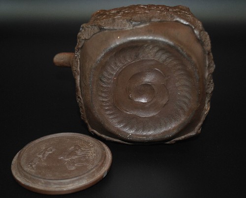 Qilin and Peony Teapot, late 19th century. Amazing quality. - Picture 8 of 8