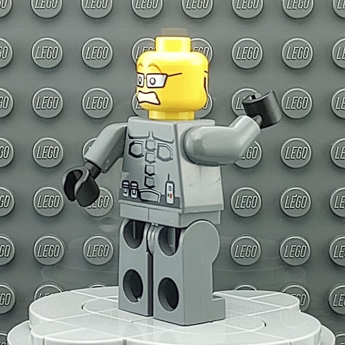 LEGO - sp094 - Space Police 3 Officer 1 - Minifigure - In Set 5969 - Ships Fast! - Picture 9 of 9