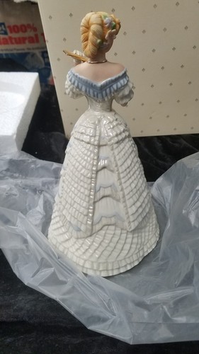 Lenox Classics Ivory Belle of the Ball Victorian Porcelain Figurine In Box 8.5" - Picture 3 of 10