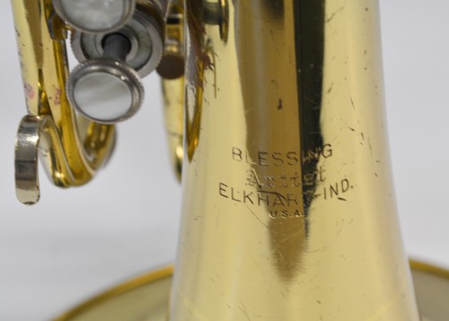 USED BLESSING M400 MARCHING FRENCH HORN WITH CASE, KEY OF F - Picture 14 of 18