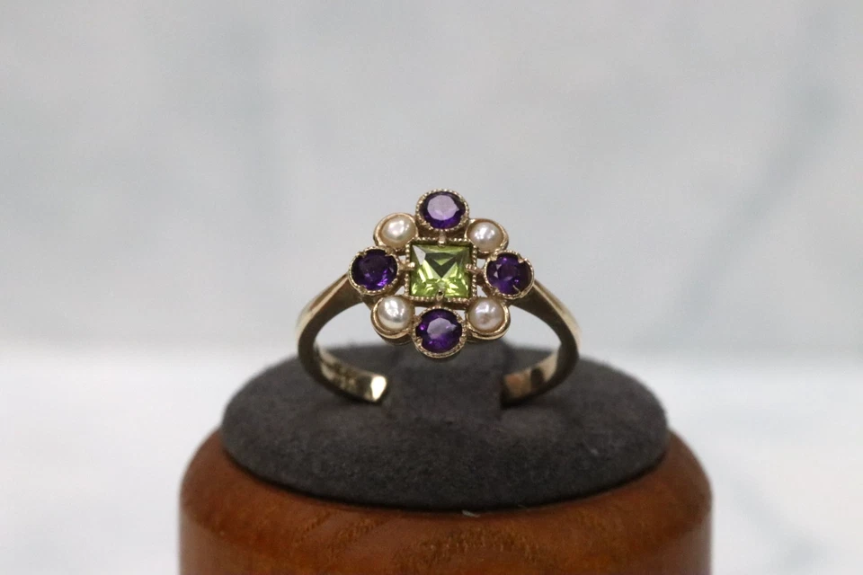 9ct Yellow Gold Perdot & Amethyst Ring - Size N½ - UK Hallmark - Image 3 of 4