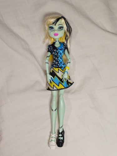 Monster High Frankie Stein Coffin Bean G1 USA
