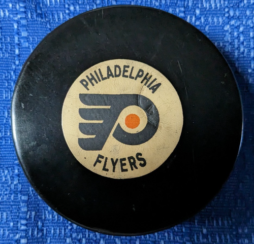 NHL Vintage Philadelphia Flyers Art Ross / Converse Rubberized logo game puck