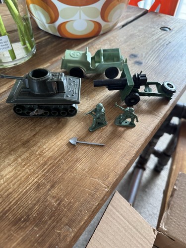Britains Timpo Field Artillery Howitzer Gun Tank Jeep Made Of Plastic Hong Kong - 第 1/7 張圖片
