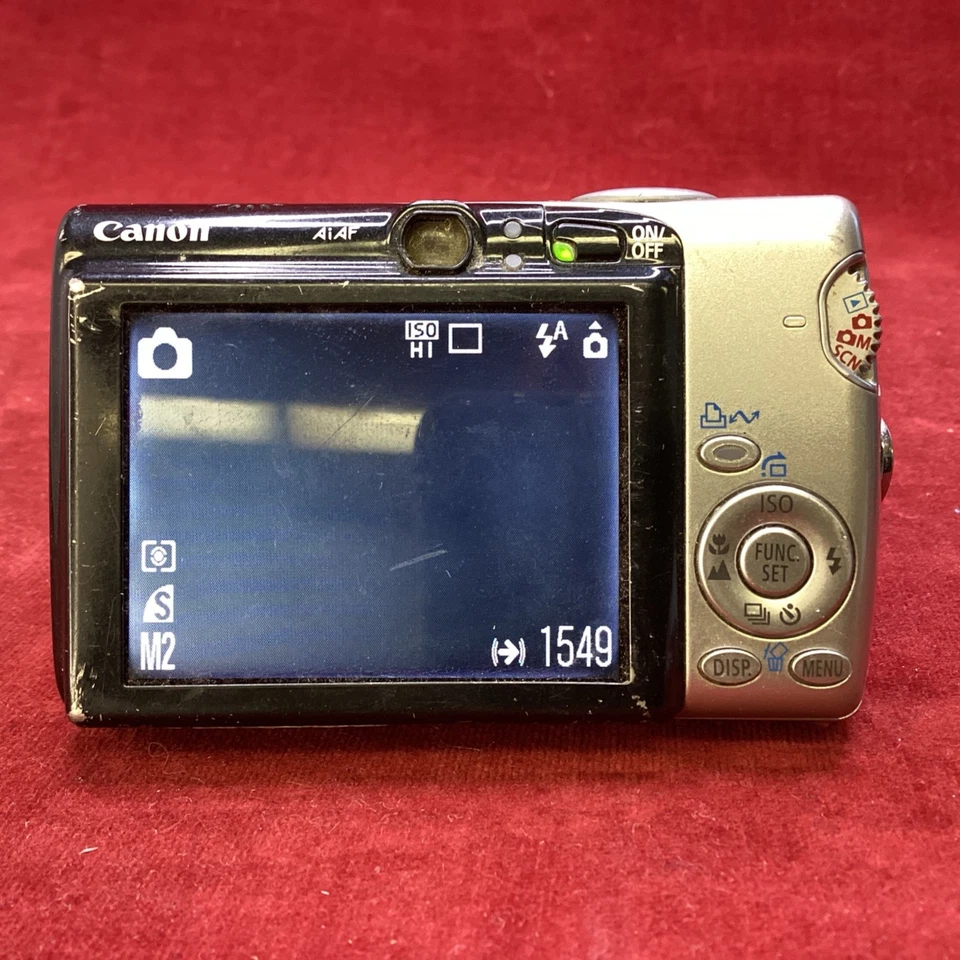 Canon IXUS 800IS Digital Camera w/Charger *FAULTY-FOR PARTS/REPAIRS*(1B) MO#8725 - Image 3 of 4