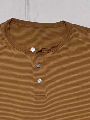 Vuori Hemd Herren Large braun gestreift Henley Kurzarm Performance leicht - Bild 5 von 10