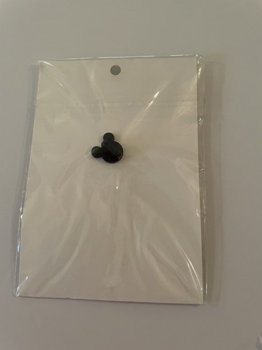 Prendedor comercial oficial Disney Wildlife Conservation Fund 2004 ~ En muy buen estado - Imagen 2 de 6