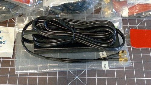 *Lot of 7* GPS+4G/LTE 2-IN-1 Antenna - Picture 2 of 4