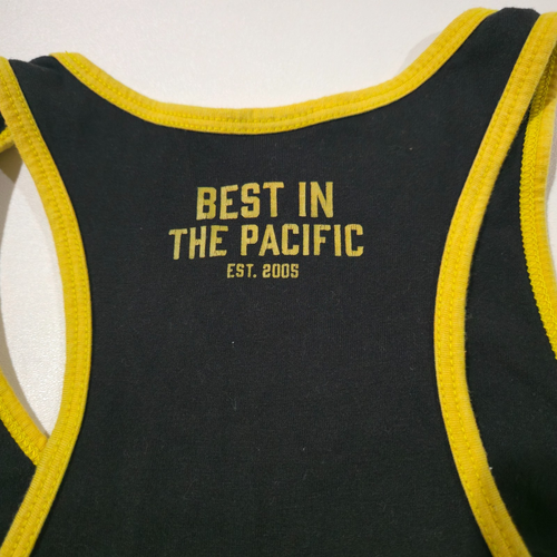 Camiseta sin mangas Maui Powerhouse para gimnasio talla mediana negra dorada con Aloha - Imagen 6 de 6