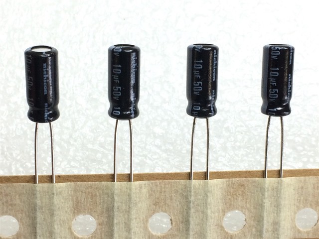 10UF 50V 105c baja ESR tamaño 11mmx5mm Panasonic EEUFC 1H100L x50 un.