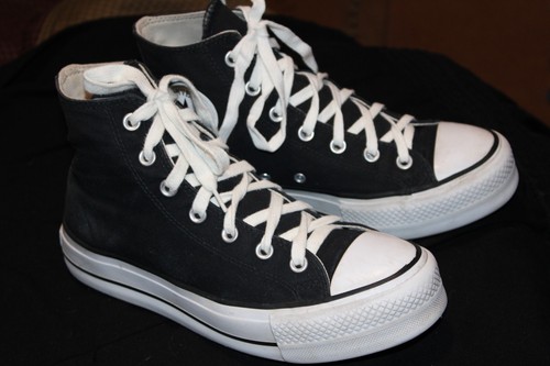 CONVERSE ALL STAR LADIES BLACK & WHITE LACE - UP SHOES. U.S. SZ : 9. FREEPOST. - Picture 4 of 20