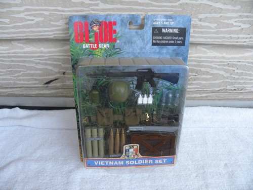 GI JOE BATTLE Gear VIETNAM SOLDIER PLAY SET ACCESSORY PACK NEW - Picture 1 of 2