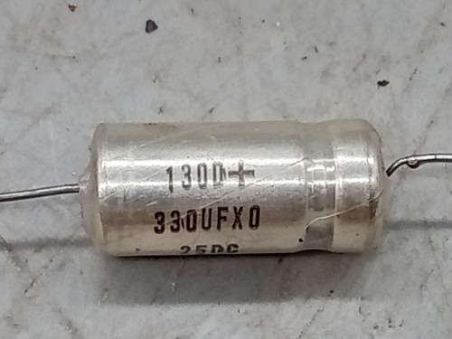 LOTTO DI 29 ** CONDENSATORI SPRAGUE 330UF 25V DC ALLUMINIO ELETTROLITICO ASSIALE - Foto 3 di 7
