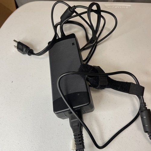 Adaptador de CA 2.5A 125V número de modelo AD120W - Imagen 5 de 5