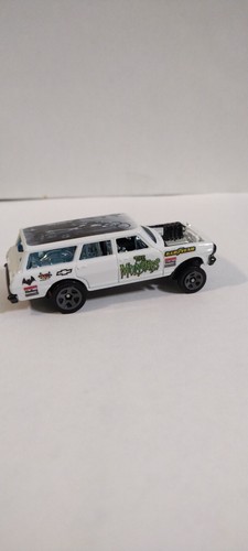 Hot Wheels Custom 64 Nova Wagon Gasser White, The Munsters (Drag Racing Mural) - Picture 2 of 7