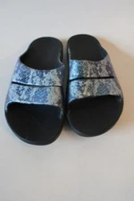 Unisex Womens Mens Oogos Blue Silver Iridescent Snake Slides Mens/7 Womens/9