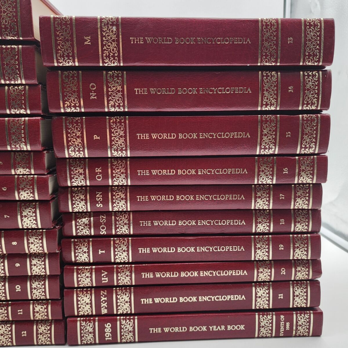 世界歴史大事典 レトリカ encyclopedia rhetorica 全巻 The World Book Encyclopedia copyright 1985 red gold color