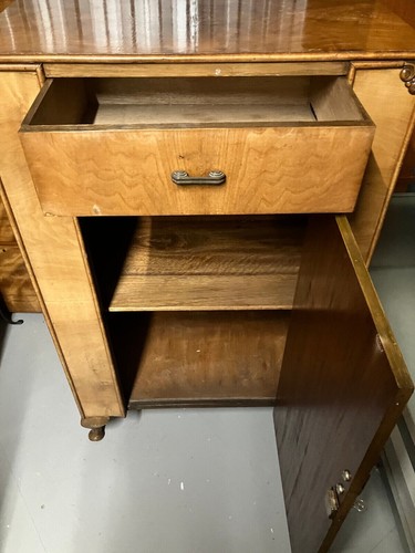 Vintage Retro Walnut 1 Door 1 Drawer Sideboard Cupboard with Key. - Picture 11 of 17
