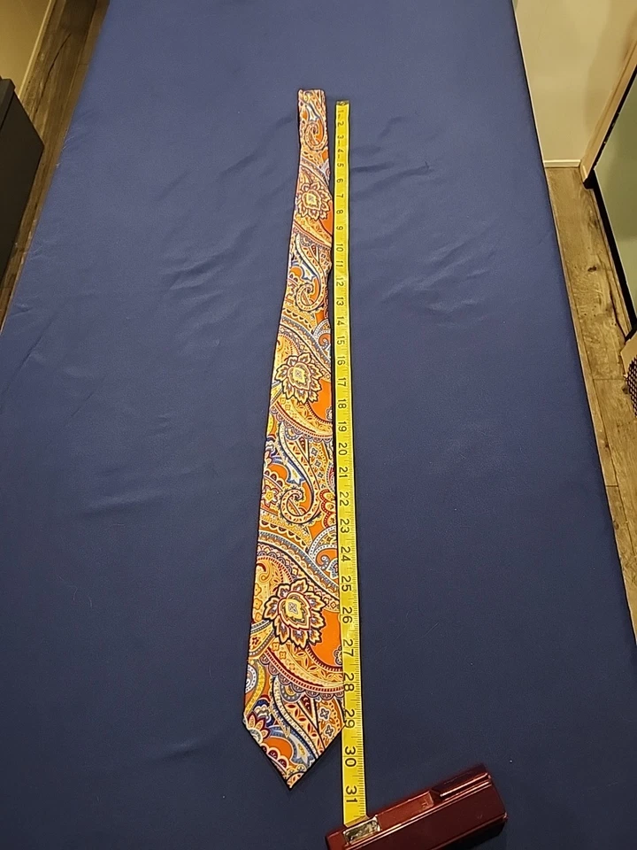 Corbata Geoffrey Beene, Naranja, Azul, Amarillo, 100% Seda, 62" Largo X 3" Ancho, Foto 4 de 4
